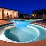ヴィラ Desire For 10 People In Istria With Private 53 M2 Pool And Pet Friendly