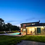 Desire For 10 People In Istria With Private 53 M2 Pool And Pet Friendly