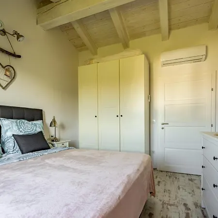 Desire For 10 People In Istria With Private 53 M2 Pool And Pet Friendly *