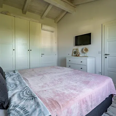 Desire For 10 People In Istria With Private 53 M2 Pool And Pet Friendly Villa Juršići