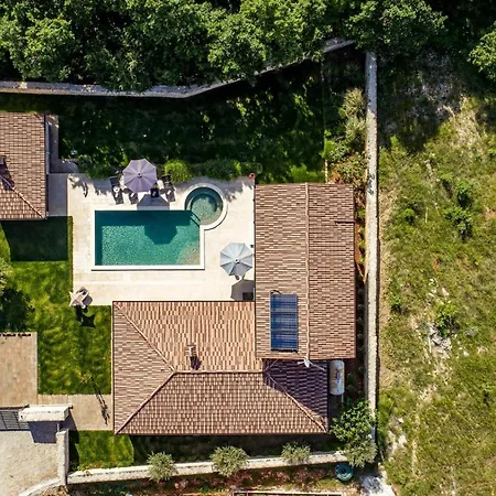 Desire For 10 People In Istria With Private 53 M2 Pool And Pet Friendly